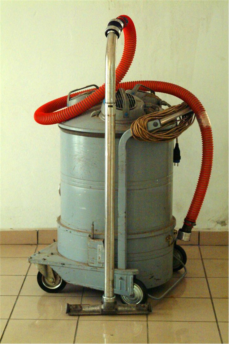 Picture Of Hoover 4 Old Vacuum Cleaner